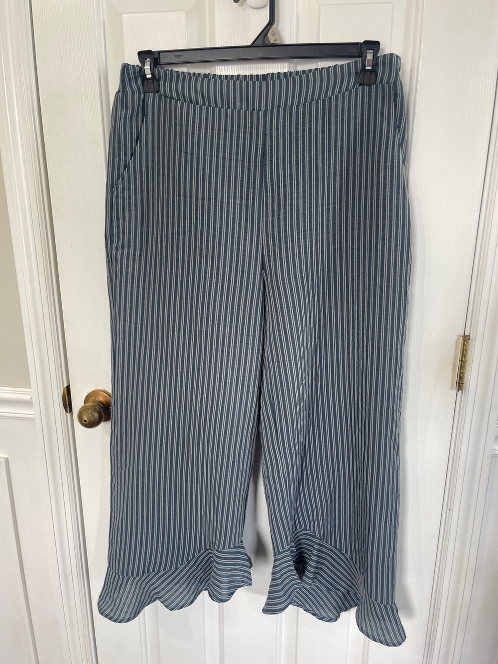 Hem & Thread  Women Wide Leg Stripes Large  Blue Ruffle Bottom Pants
